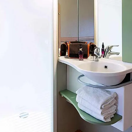 Ibis Budget Cabourg Sur 호텔