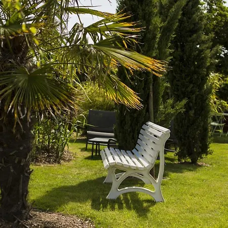 Ibis Budget Cabourg Sur Hotel 2*